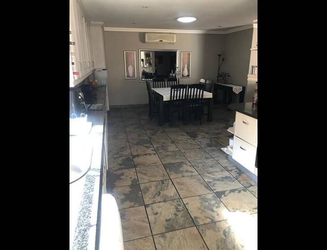 3 BEDROOM TOWNHOUSE FOR SALE IN BEYERS PARK